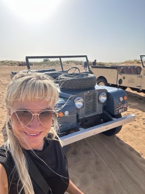 Aileen mit Land Rover