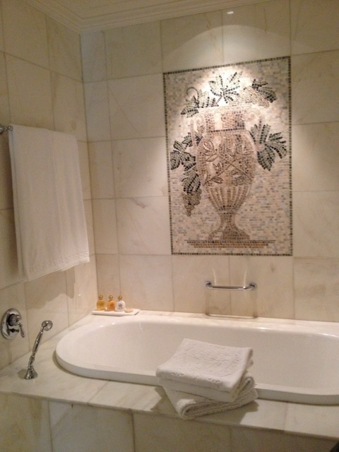 Bad im Versace Hotel