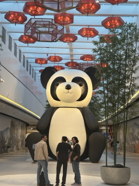 grosser Panda in China Town in der Dubai Mall