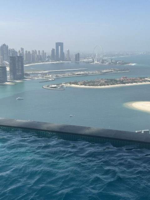 Marina Vom Aura Skypool