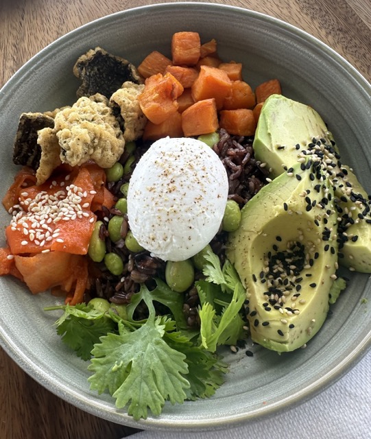 Salat im Aura Skypool Dubai