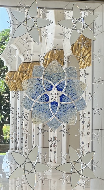 säulen in der Sheikh Zayed Grand Mosque