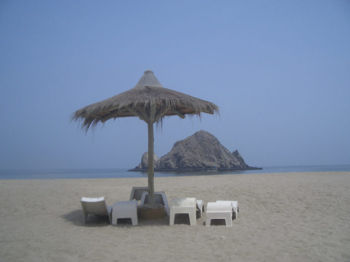 Beach in Fujeirah - Snoopy Island