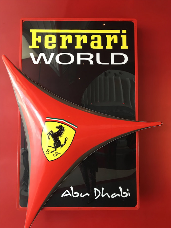 Ferrari World Eingang