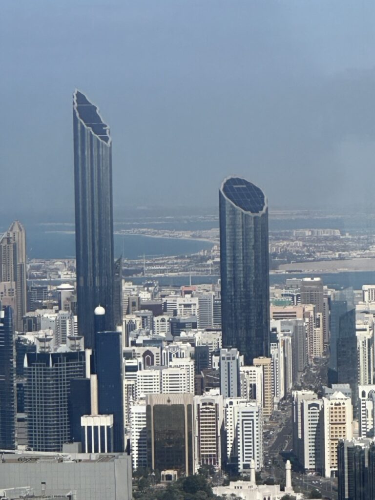 Blick auf Abu Dhabi Skyline