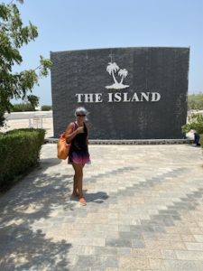 Aileen am Eingang der insel - The World Islands 